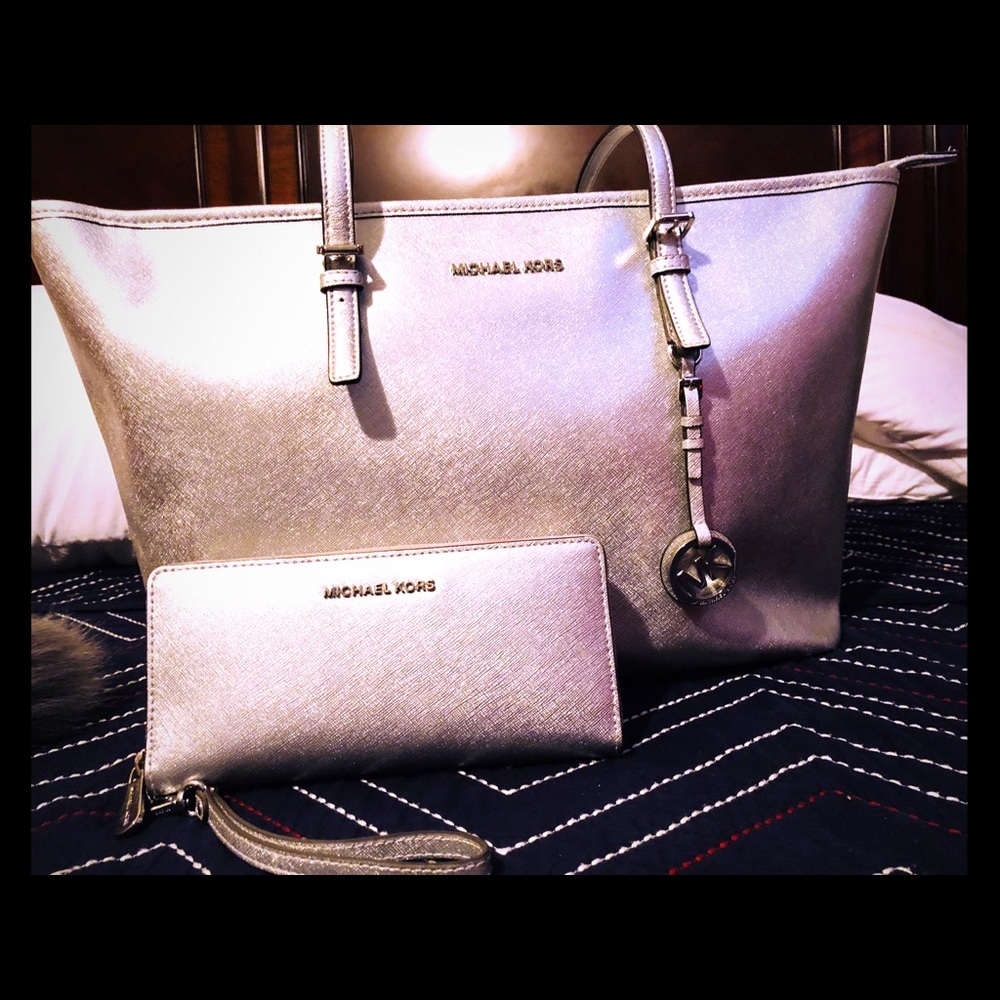 Authentic Michael kors purse and wallet